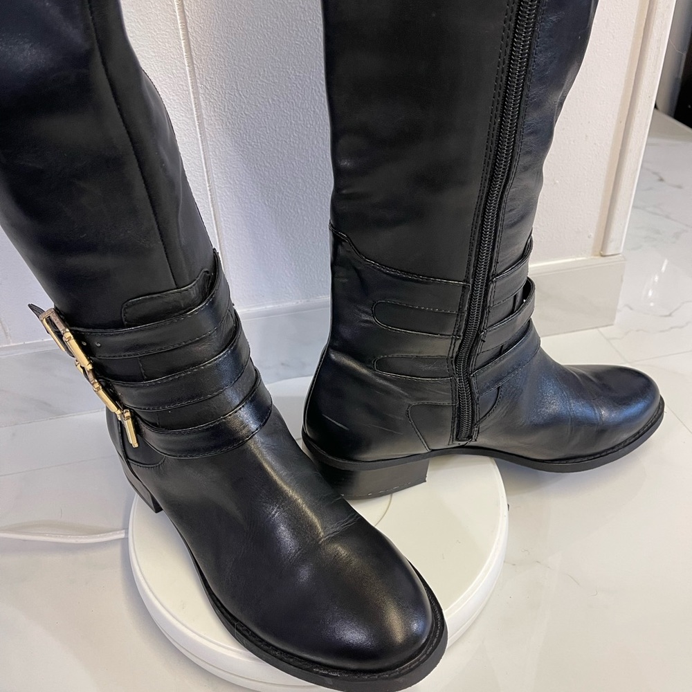 Gently loved size 9 INC BOOTS